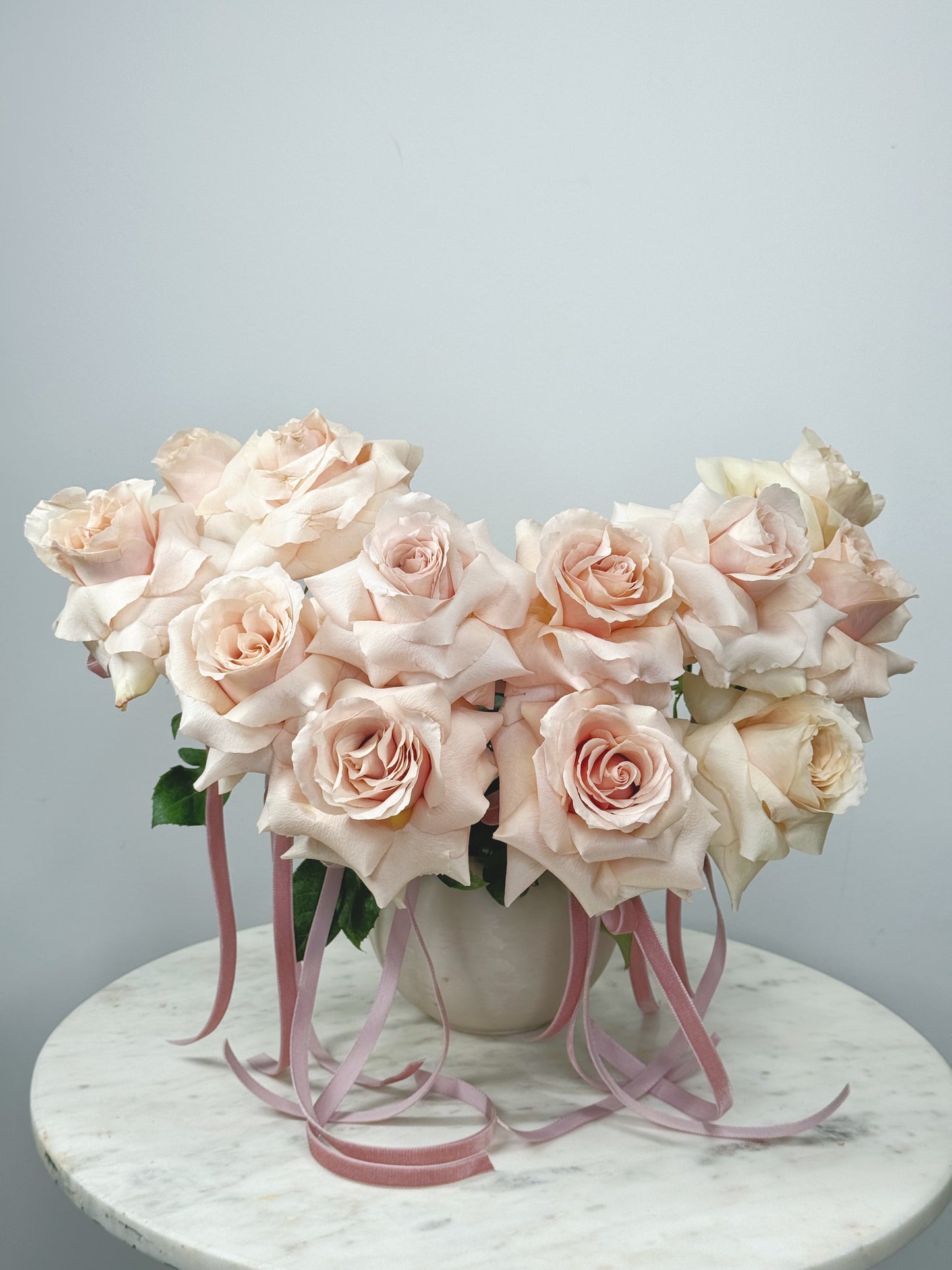 Light Pink Roses Kiss