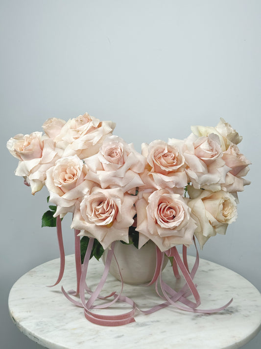 Light Pink Roses Kiss